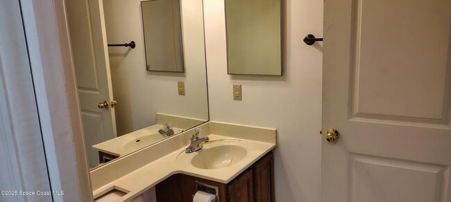 Building Photo - 2326 Talmadge Dr