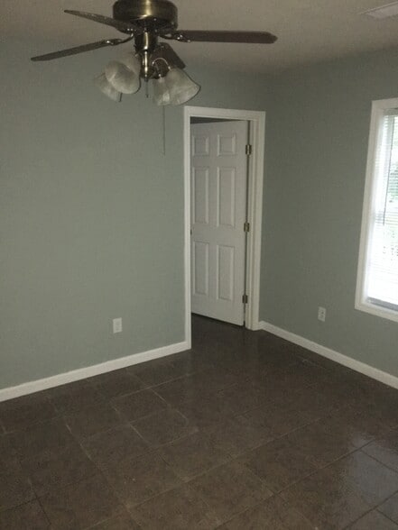 Master Bedroom - 304 N Cummings St