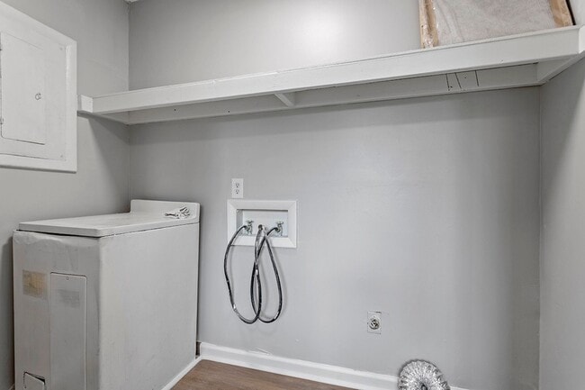 Building Photo - Move-In Ready Ranch Home in Prime Princeto...