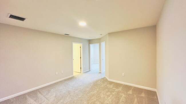 Building Photo - Charming 3 bed 2.5 bath townhome in Tysons...