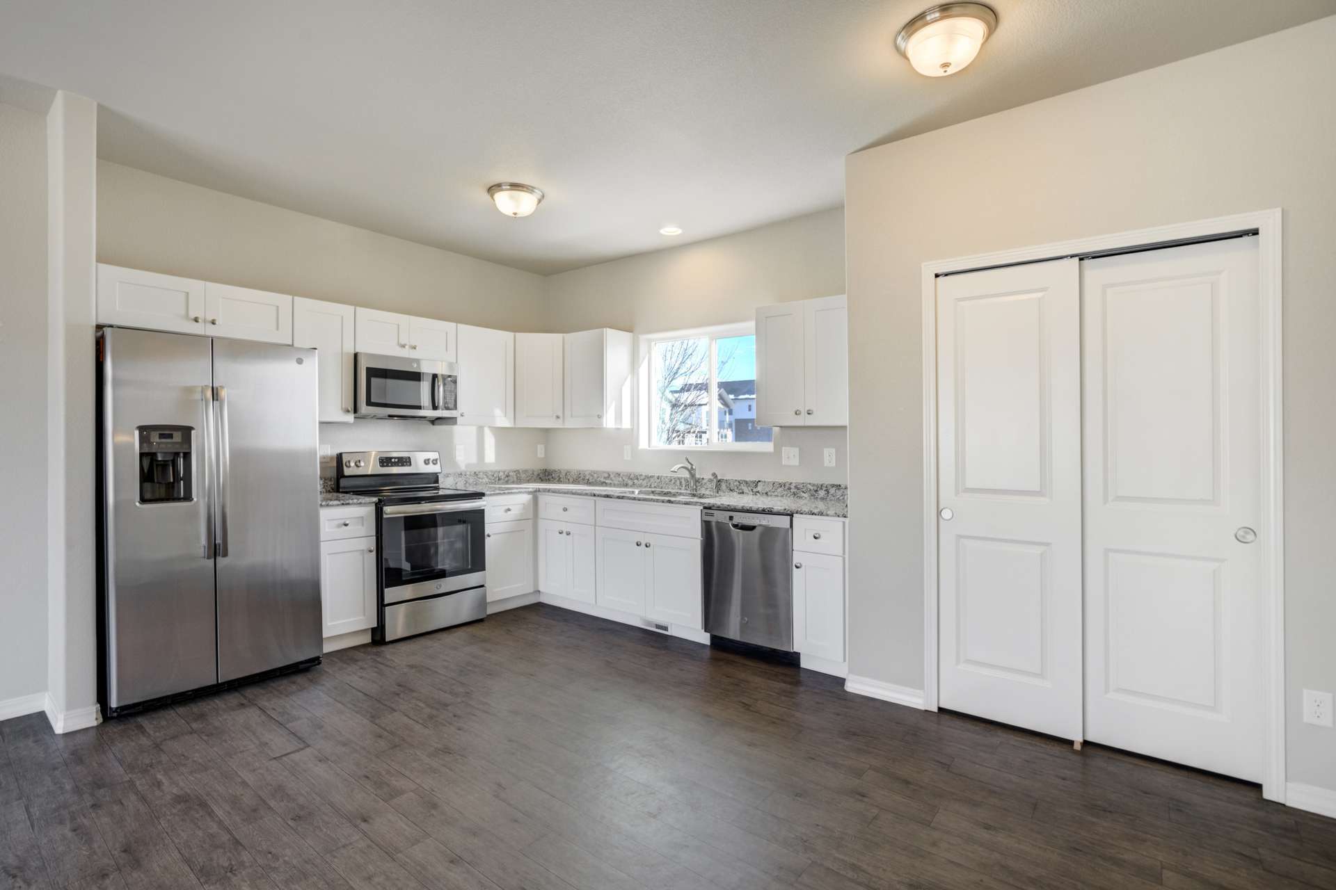 Building Photo - 753 Grissom Dr