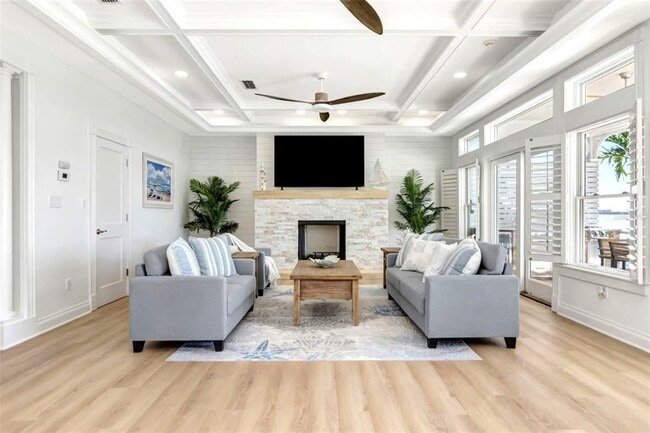 Building Photo - 644 Boca Ciega Isle Dr