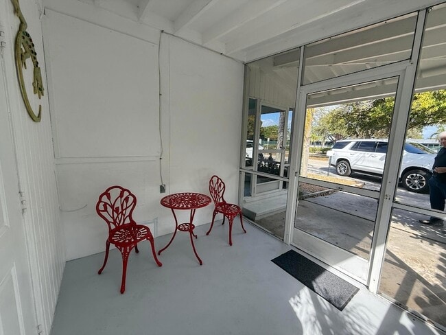 Building Photo - 605 E Coast Ave