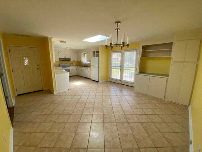 Building Photo - Kensington Park Single Family Home