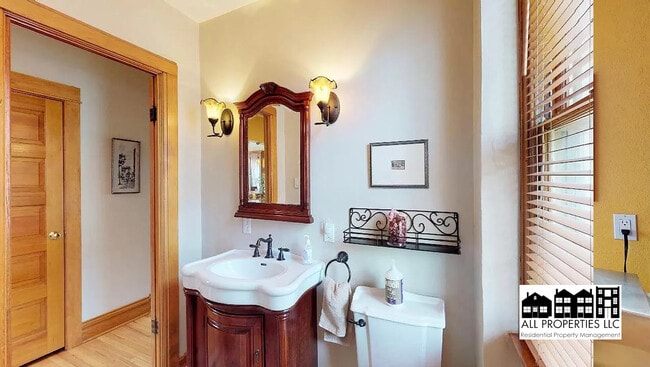 Building Photo - 3286 Meade St