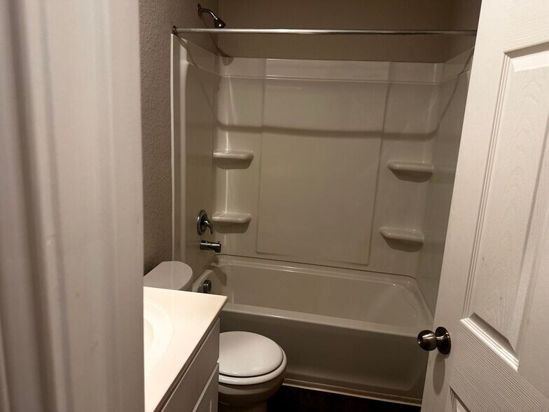 Building Photo - 13014 Heathers Elm