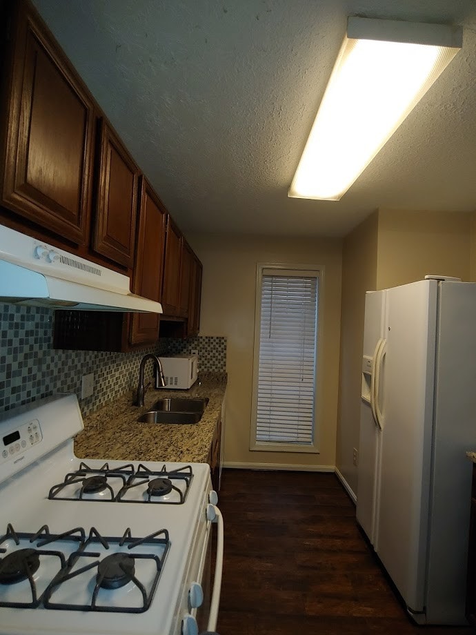 Building Photo - 10129 Oakton Terrace Rd