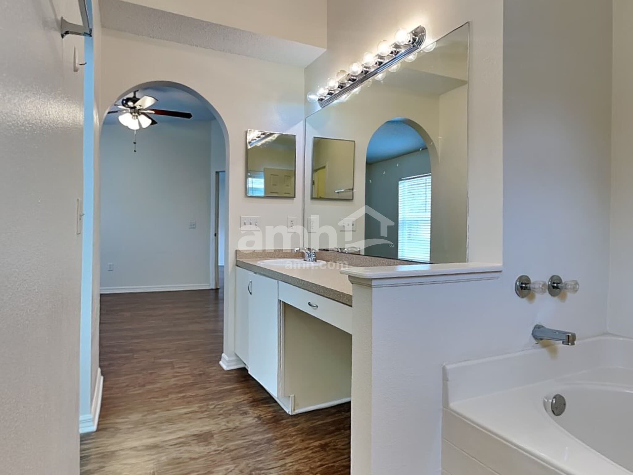 Building Photo - 25209 Hyde Park Blvd