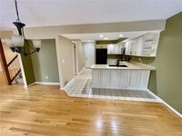 Building Photo - 48 Colonial Cir