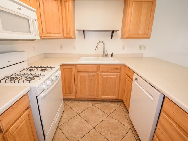 Building Photo - 105 Penhurst Pl