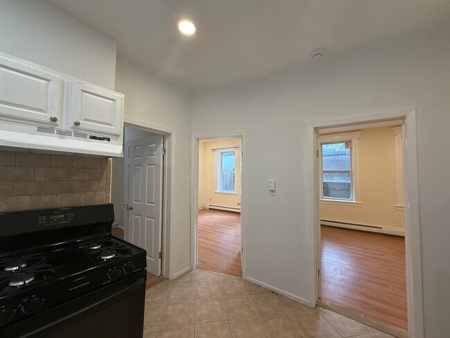 Building Photo - 14 65th St