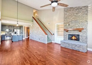 Building Photo - Three Story Townhome Overlooking Singing H...