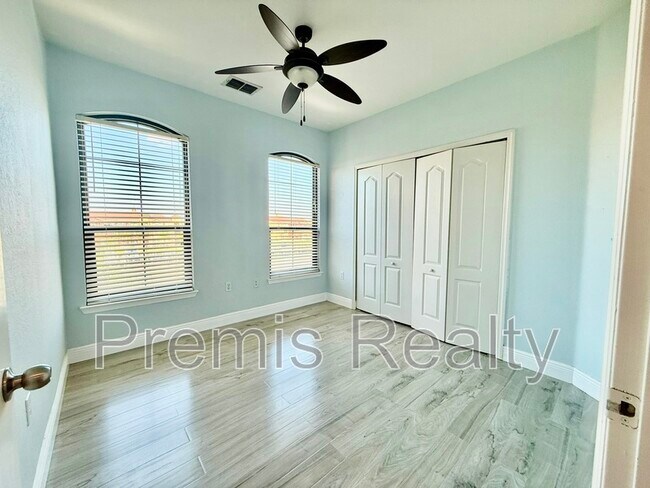 Building Photo - 2738 Via Tivoli