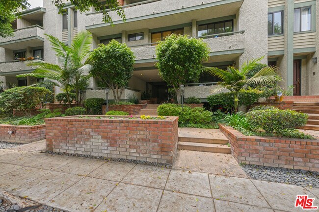Building Photo - 2663 S Centinela Ave
