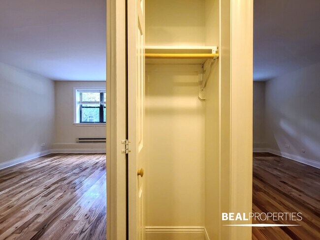Building Photo - 555 W Arlington Pl