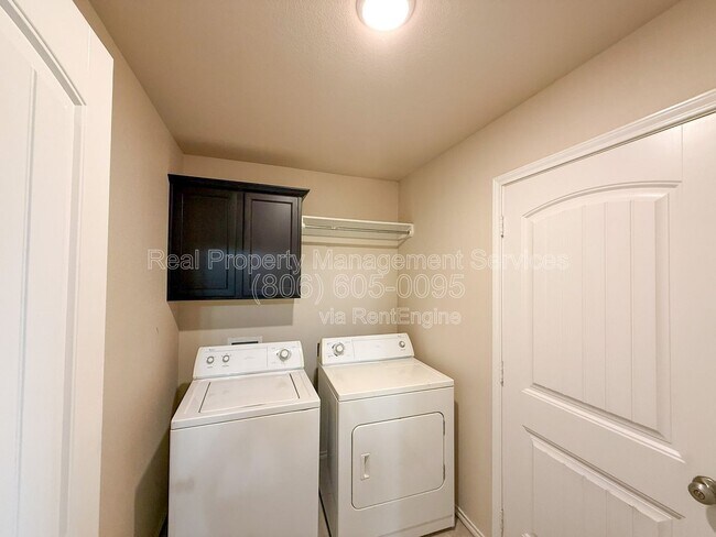 Building Photo - 14309 Vernon Ave