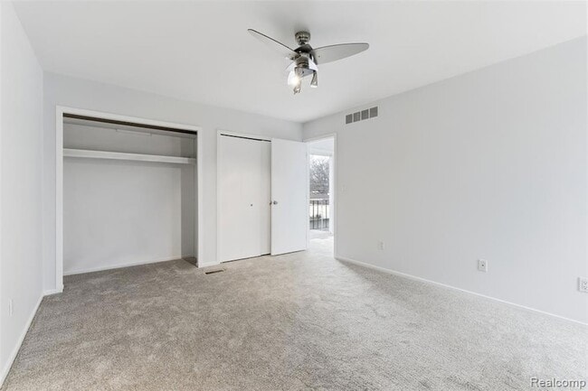 Building Photo - 5186 E 14 Mile Rd