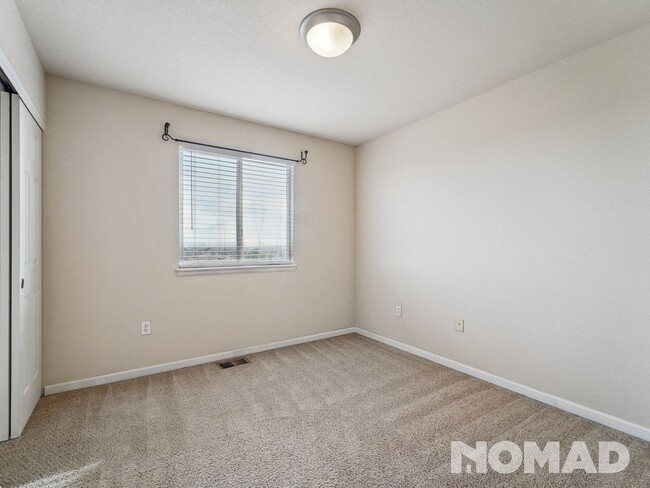Building Photo - 3 Bedroom Condo in Denver