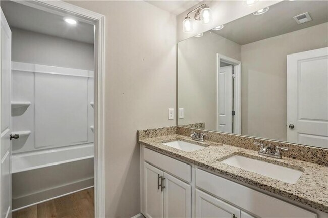 Building Photo - 2099 Easterwood Ct.