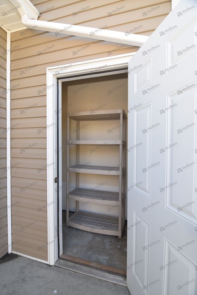 Building Photo - $1,350 - 2 Bed/2 Bath House for rent in Gr...