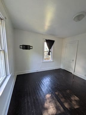 Building Photo - Section 8 approved 3 bed 1 bath home in McKeesport!
