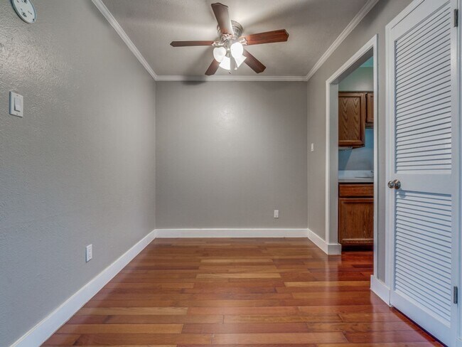 Building Photo - Inwood and Lemmon area, 1 Bedroom, 1 Bath ...