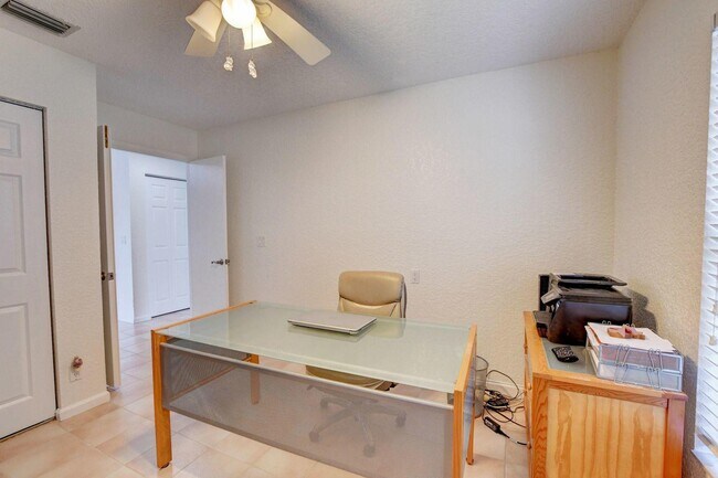 Building Photo - 11511 Island Lakes Ln