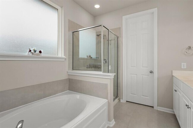 Building Photo - 2302 Sweet Bay Dr