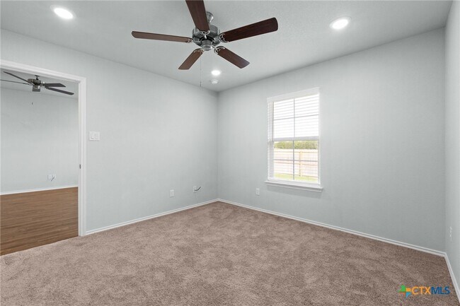 Building Photo - 1218 LEXINGTON Dr