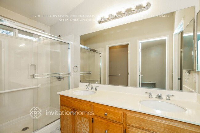 Building Photo - 5000 Mesa Ridge Dr