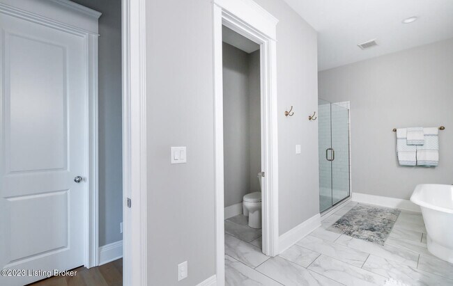 Building Photo - 10400 Meeting St