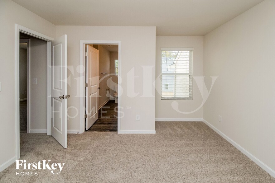 Building Photo - 2080 Cypress Village Dr NW