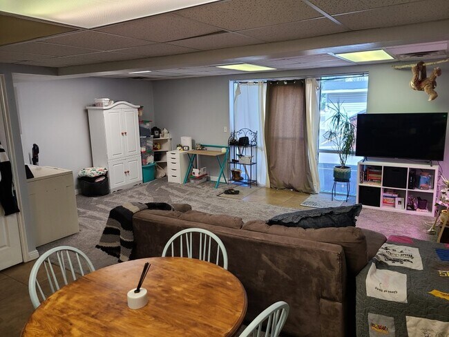 Building Photo - 3051 Orchard Dr