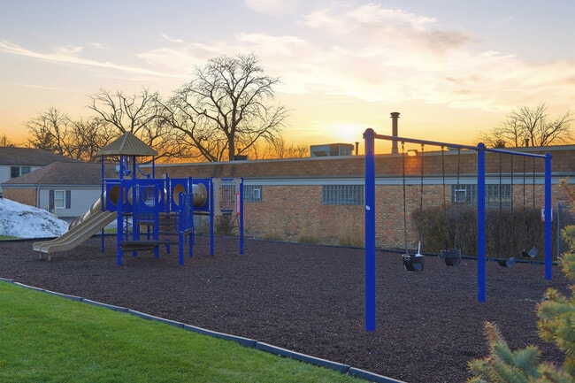 Building Photo - 1746 Sessions Walk