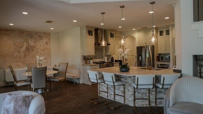 Building Photo - 13714 Oak Harbor Bend