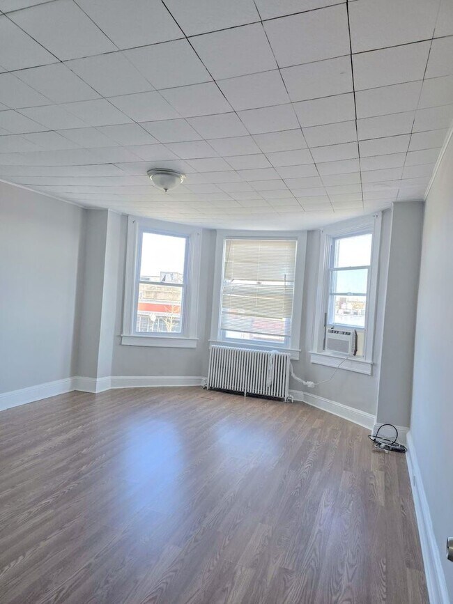 Building Photo - 3410 Belair Rd