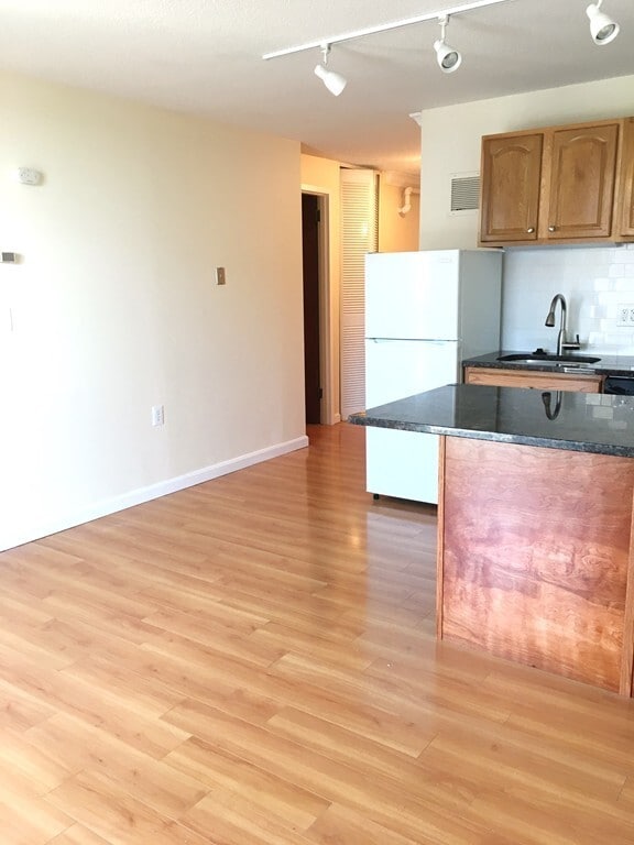 Building Photo - 872 Massachusetts Ave