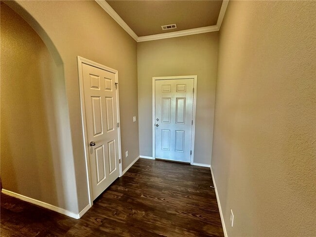 Building Photo - 433 North Drewrys Bluff Drive