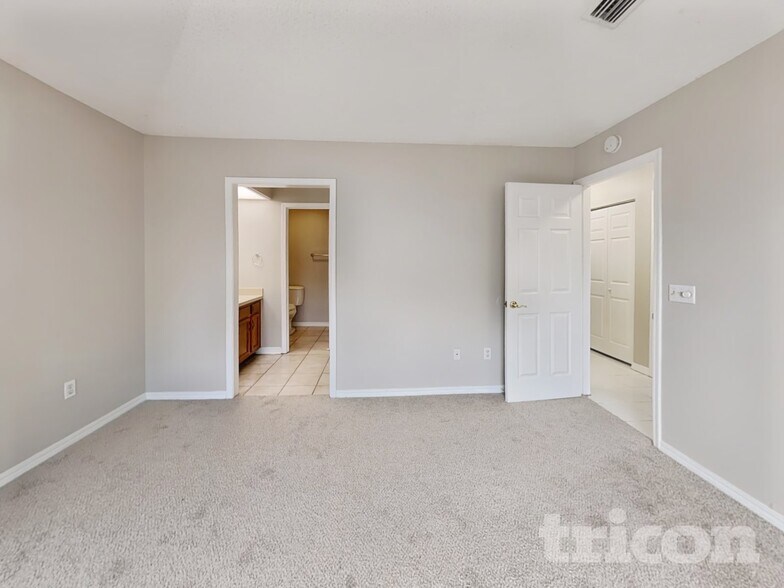 Building Photo - 11931 Marabou Ct S