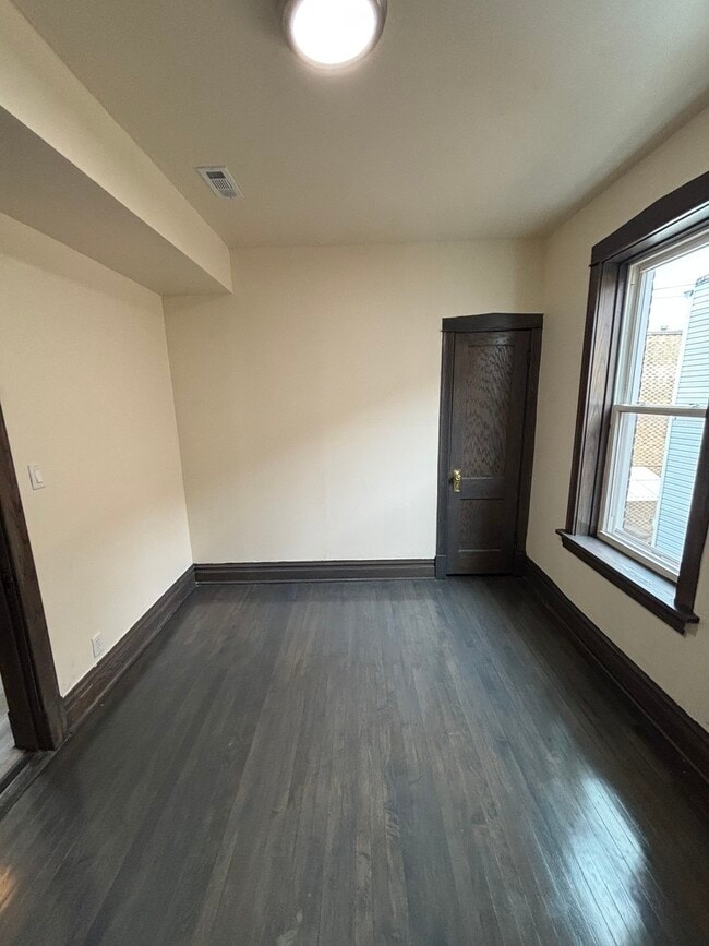 Building Photo - 1538 N Avers Ave