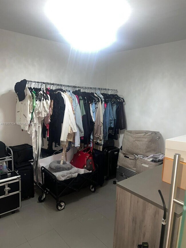 Building Photo - 1600 NE 1st Ave