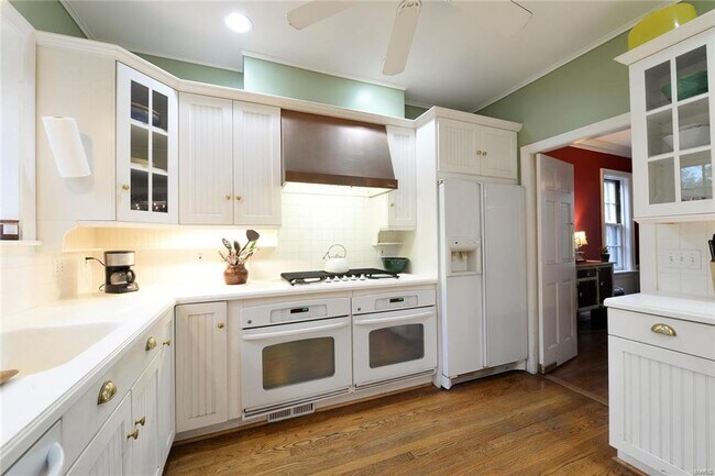 Building Photo - 31 Algonquin Wood