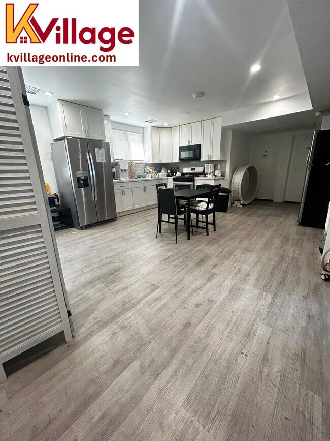 Building Photo - Convenient, Affordable Co-Living near USC