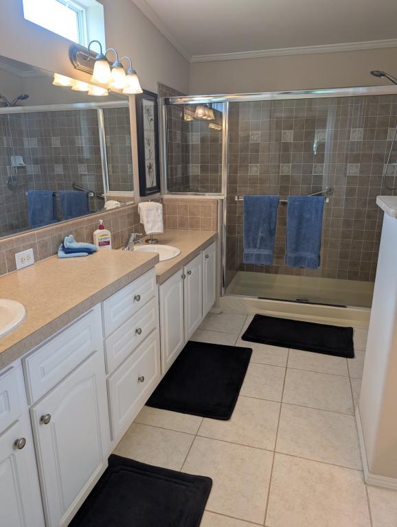 Building Photo - 5626 Swan Lake Dr