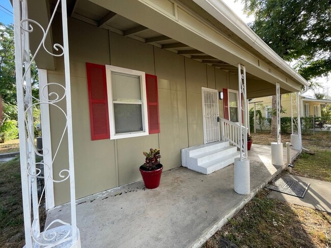 Building Photo - Rental Home Available!