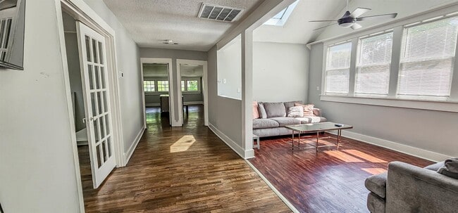 Building Photo - 1389 Agnes Pl