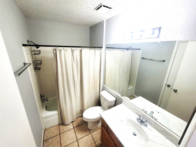Building Photo - 22715 Braken Manor Ln
