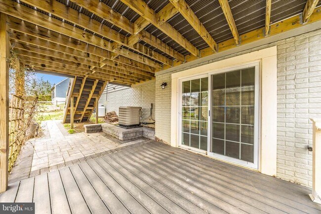 Building Photo - 6634 Rockridge Rd