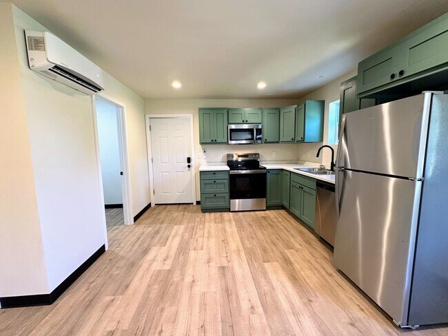 Building Photo - 1201-1203 Atrium Ct