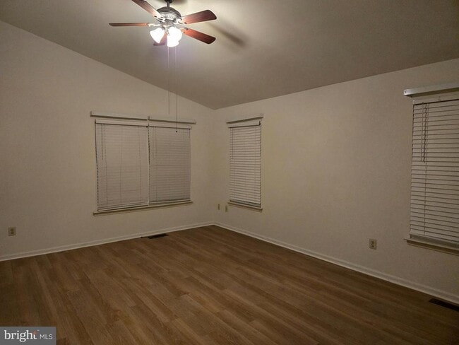 Building Photo - 115 Farrington Ct